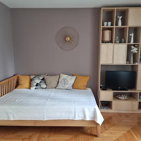 Stan Na Dan "Irina" Banja Luka Apartamento Exterior foto