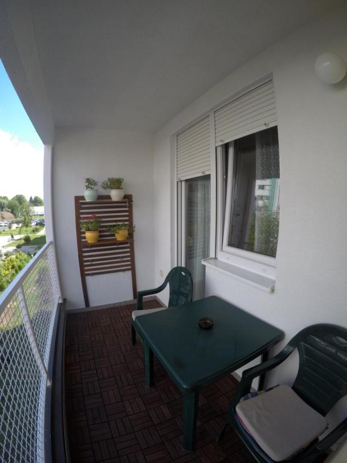 Stan Na Dan "Irina" Banja Luka Apartamento Exterior foto