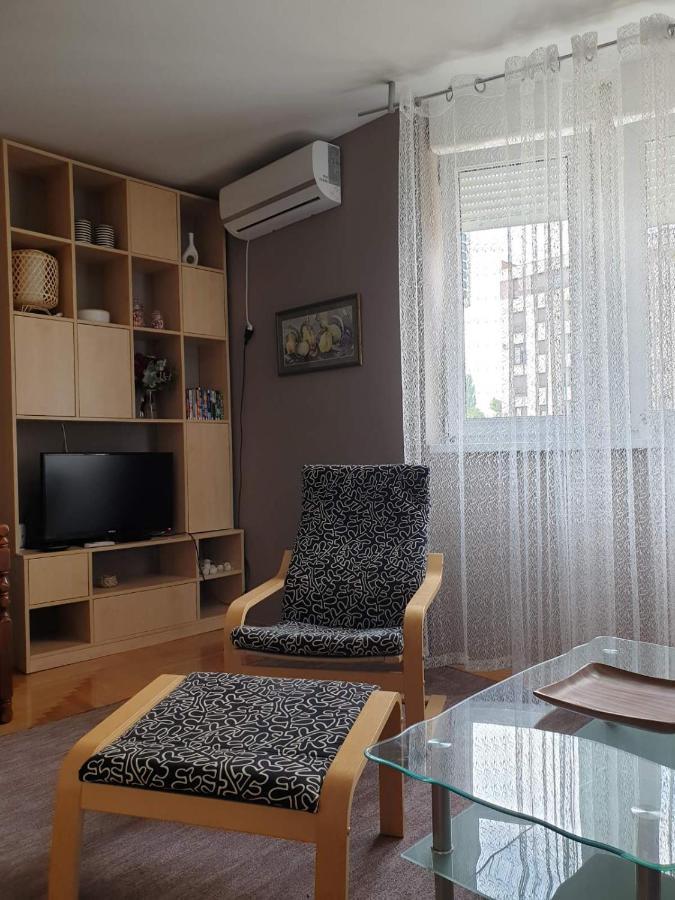 Stan Na Dan "Irina" Banja Luka Apartamento Exterior foto
