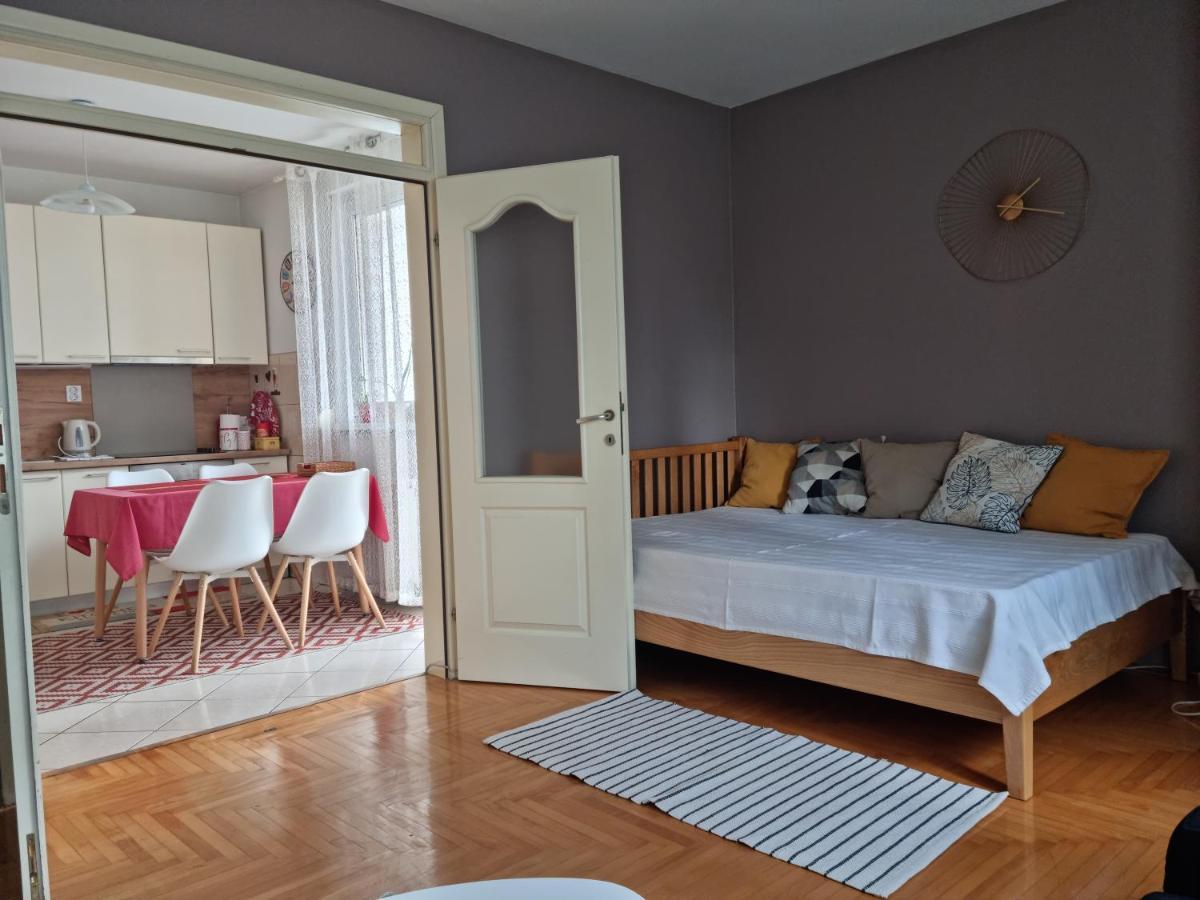 Stan Na Dan "Irina" Banja Luka Apartamento Exterior foto